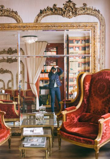 Hotel Sacha Cover Image
