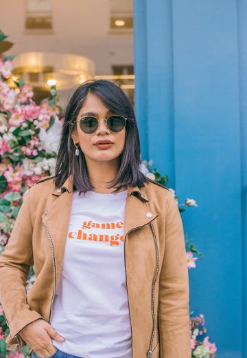 3 Ways to Style a Slogan Tee and Jeans Cover Image