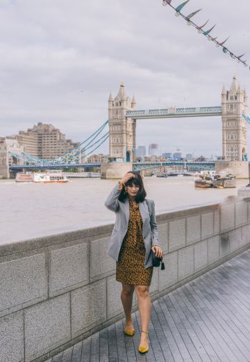 How to Wear a Grey Blazer Cover Image
