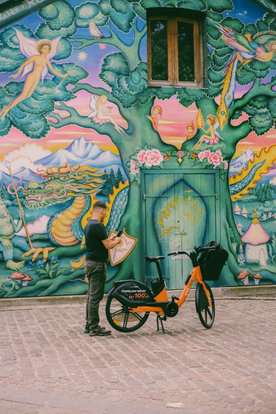 Stroll around Freetown Christiania
