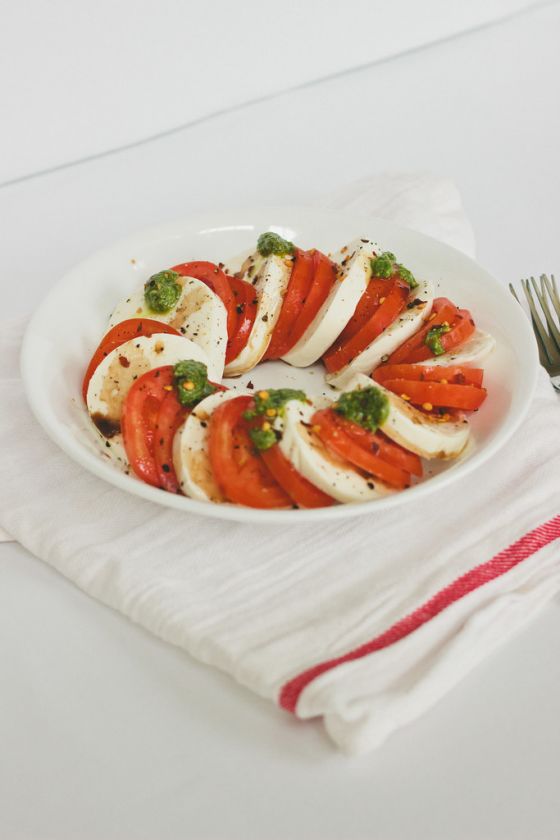 Caprese Salad with Arugula Pesto