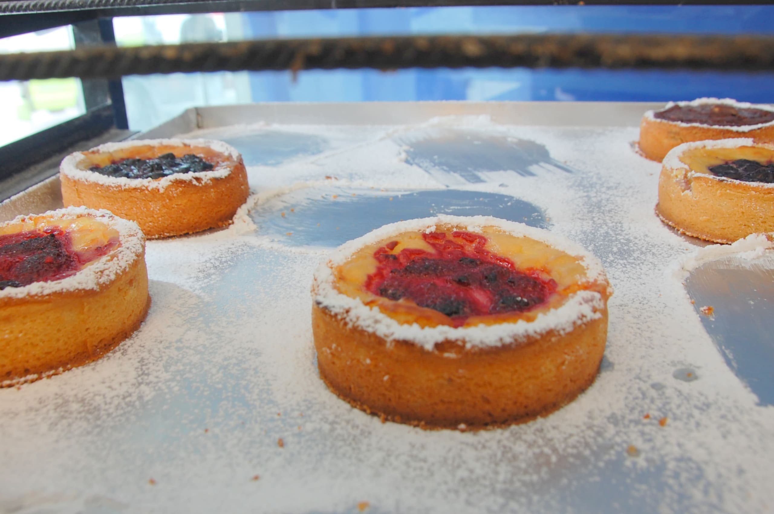 Tartaletas de crema pastelera con Arándano, Frambuesa, Chocolate, Maracuyá, Durazno