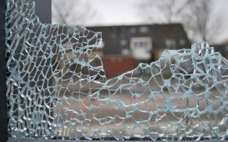 shattered-tempered-glass