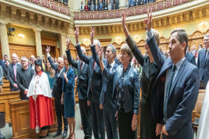 Die Mitglieder des Bundesrates werden von der Vereinigten Bundesversammlung für eine Amtsdauer von vier Jahren gewählt.