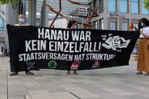 Ein Plakat mit der Aufschrift: Hanau war kein Einzelfall!