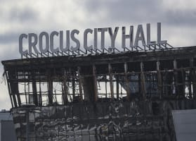 Ein Blick auf das abgebrannte Konzerthaus Crocus City Hall nach einem Terroranschlag in Krasnogorsk, außerhalb von Moskau, Russland, 25. März 2024.