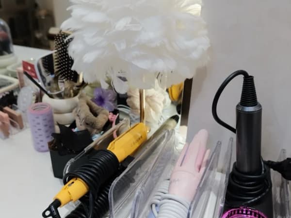 Styling tools and makeup