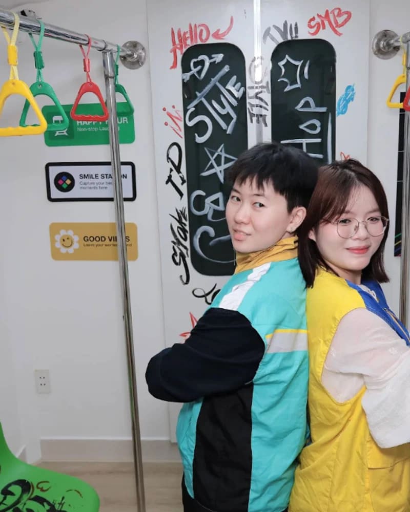 Guest photo at Metro Room, shot 7