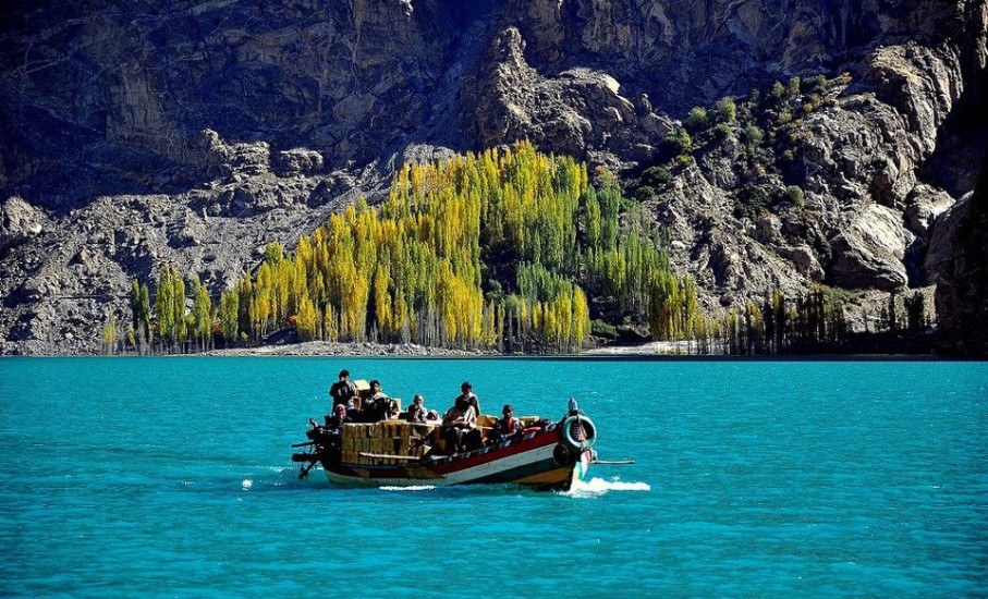 Experience-Boating-with-Chkar