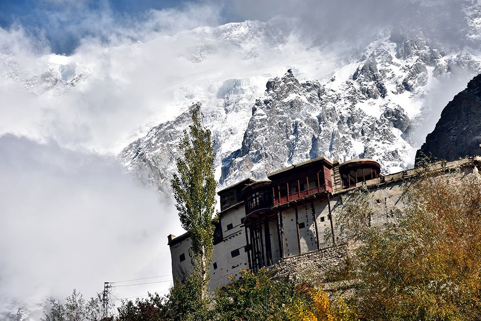 Explore-Baltit-Fort-hunza-with-Chkar