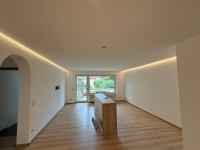 Wohnzimmer mit Tuch-Spanndecke und LED-Beleuchtung