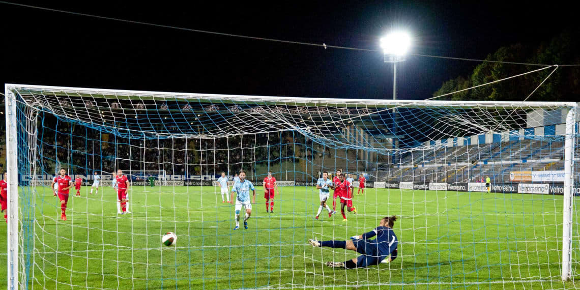 Led Flutlicht Aaa Lux P T Sportplatzsysteme