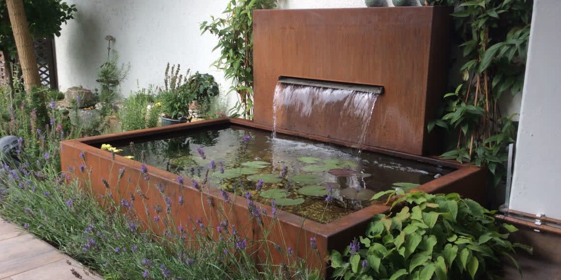 Wasserbecken installiert von Florian Feth Gartenbau