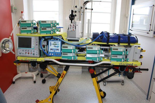 TS-Terra Kinder ECMO auf Stryker M1-Fahrgestell ITS TERRA KINDER ECMO