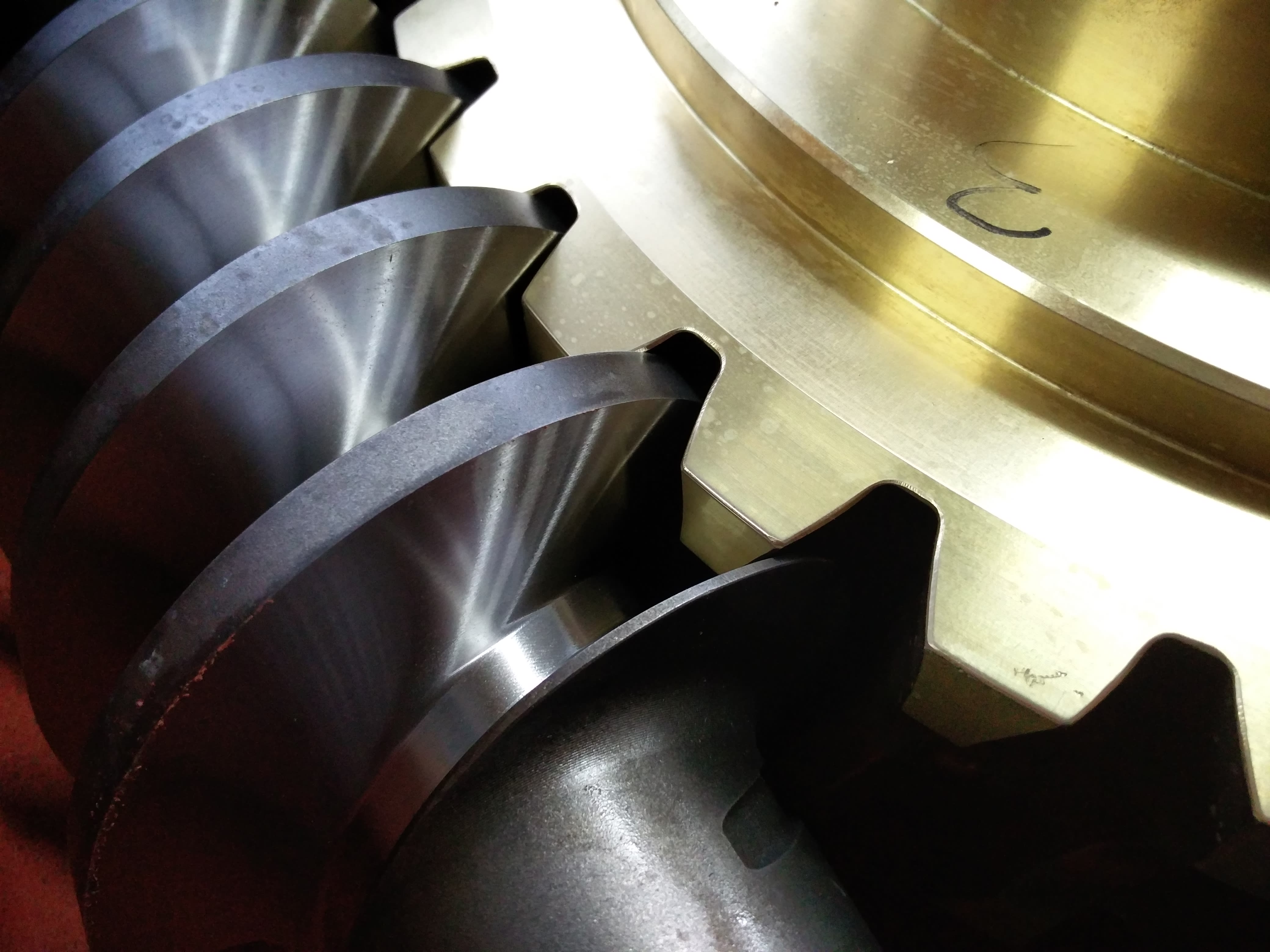 Riesen Hubgetriebe - GROB GmbH Antriebstechnik