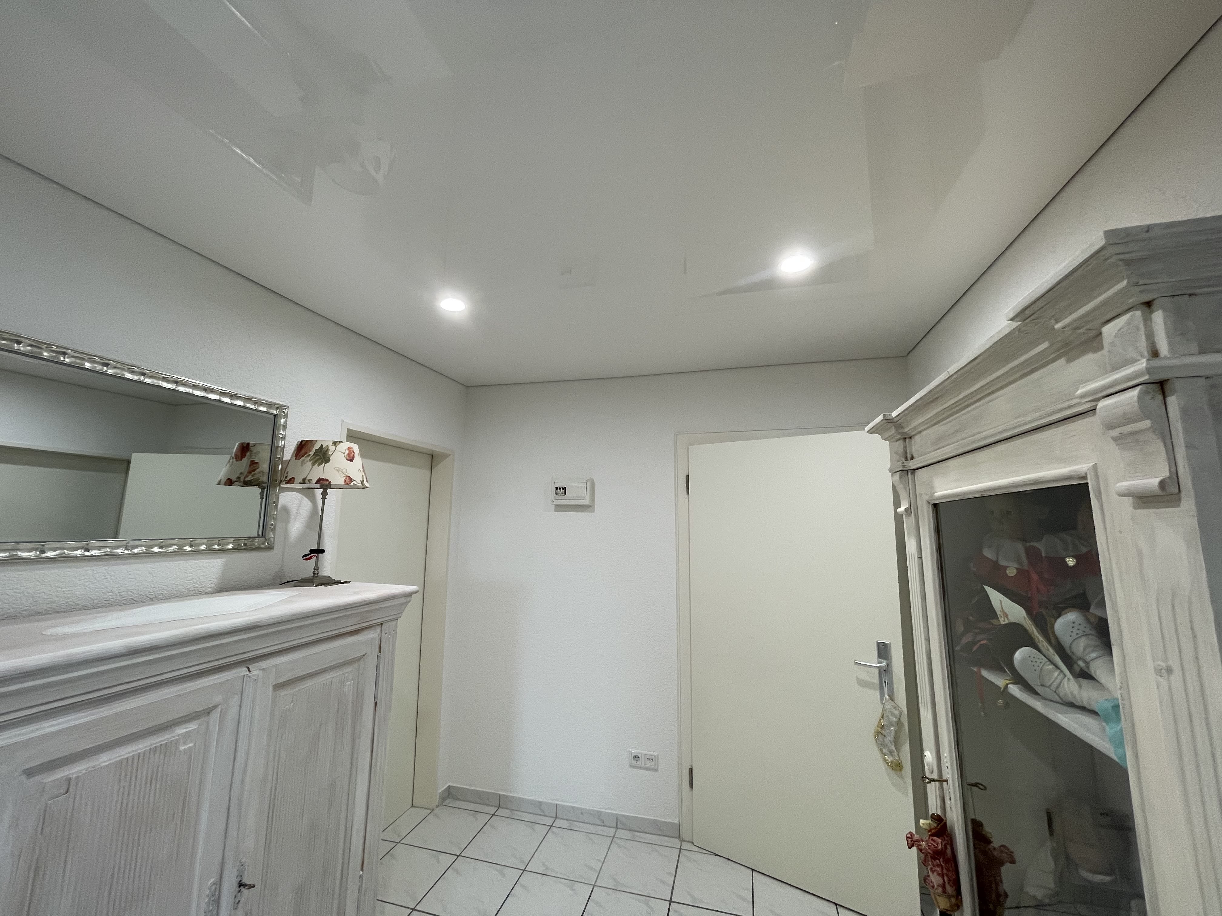 Folienspanndecke weiß Downlights