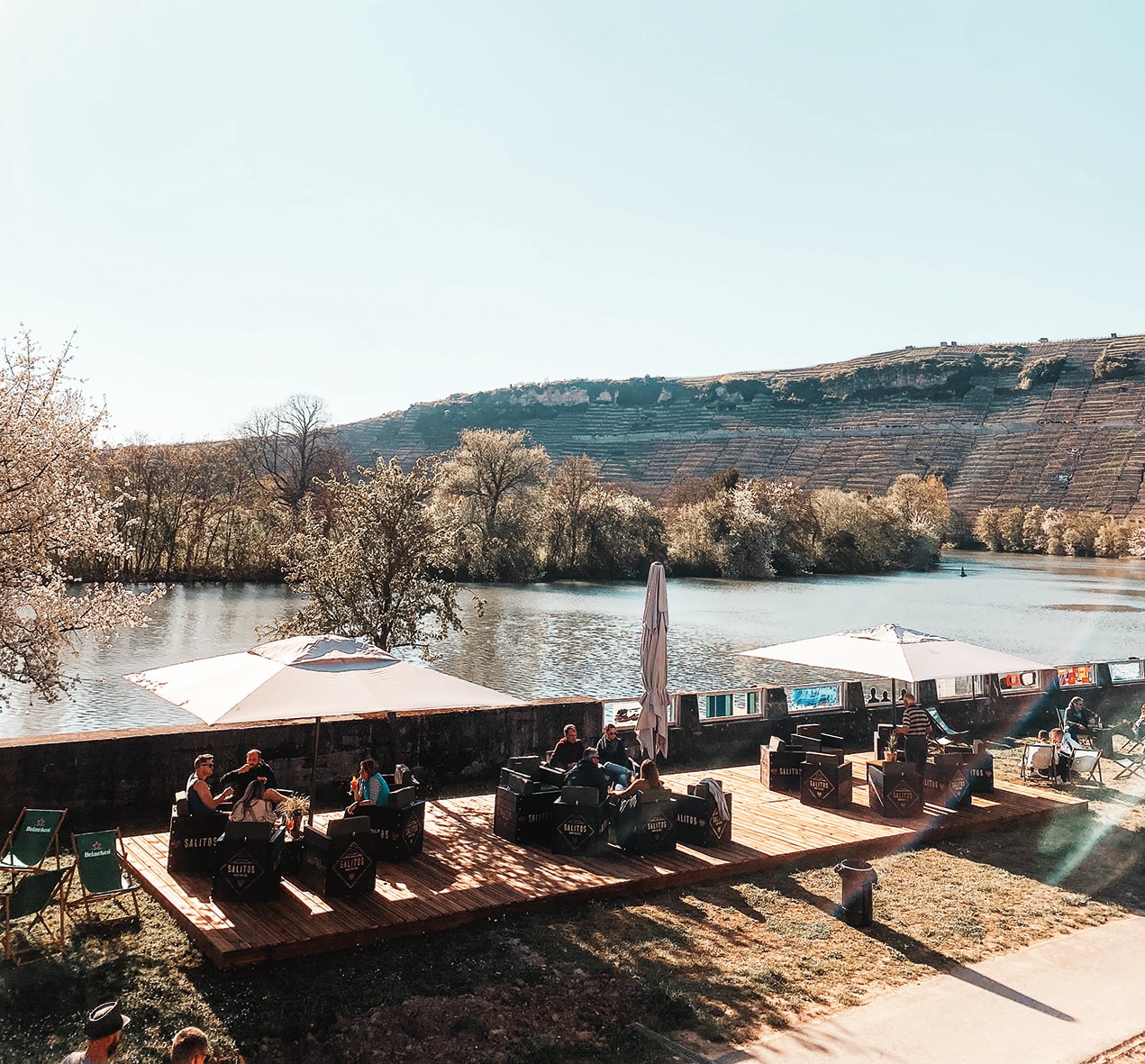 Terrasse-am-Neckar-LOOP
