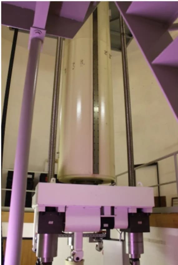 Climbing Screw Jack in Observatory - GROB GmbH