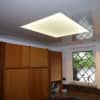 Spanndecke mit flachbündigem Lichtfeld