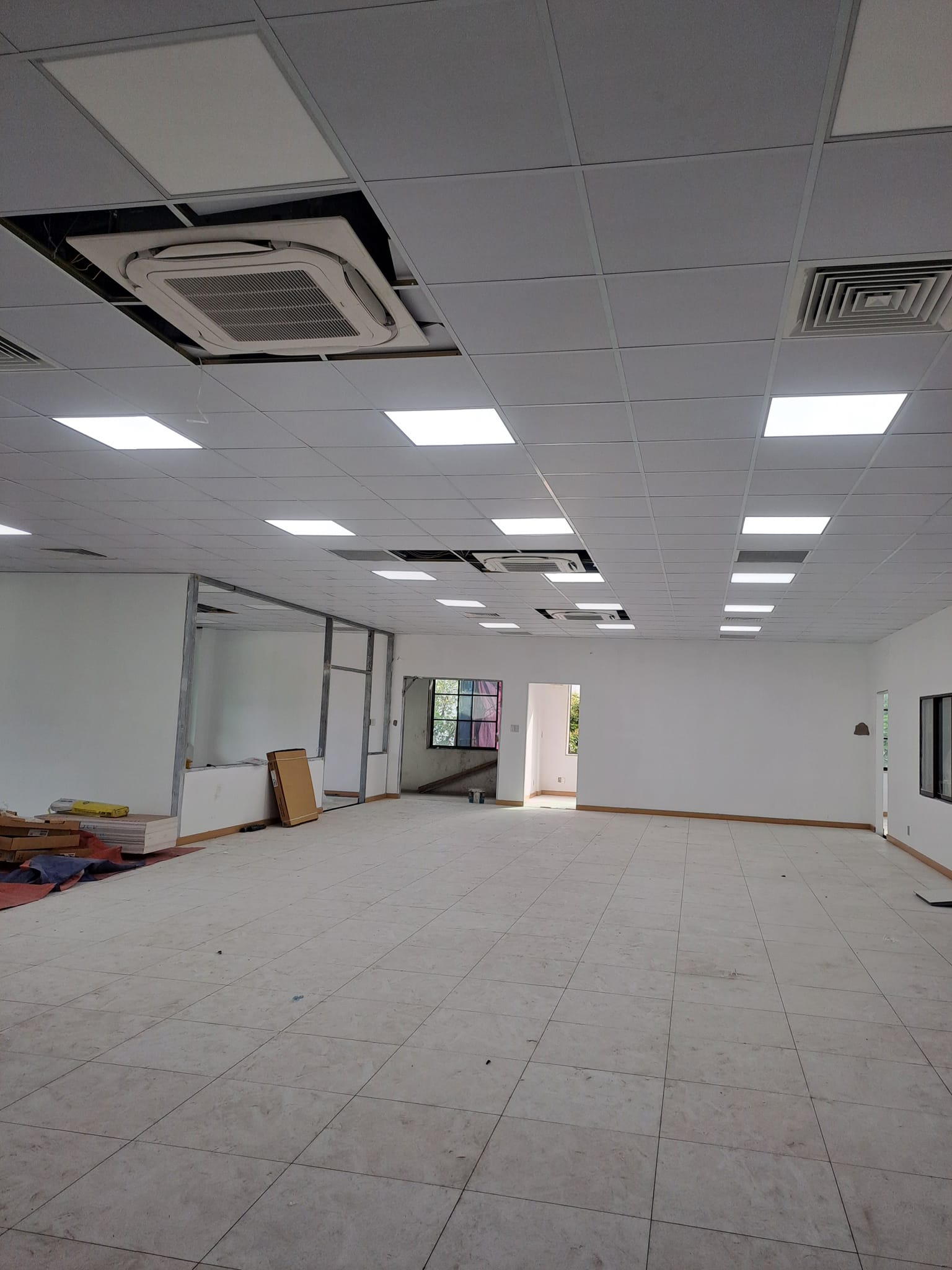 Nên thi công máy lạnh âm trần hay tủ đứng DAIKIN? Gợi ý cho sự lựa chọn hoàn hảo