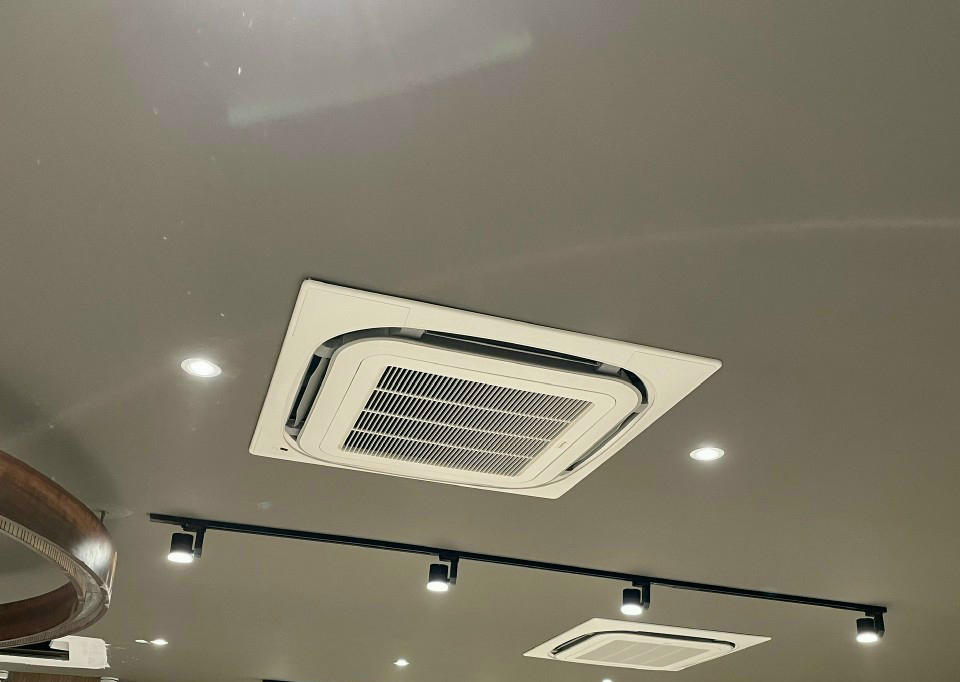 Đại lý chuyên cung cấp + lắp Máy lạnh âm trần LG, âm trần GREE giá rẻ chính hãng tại kho