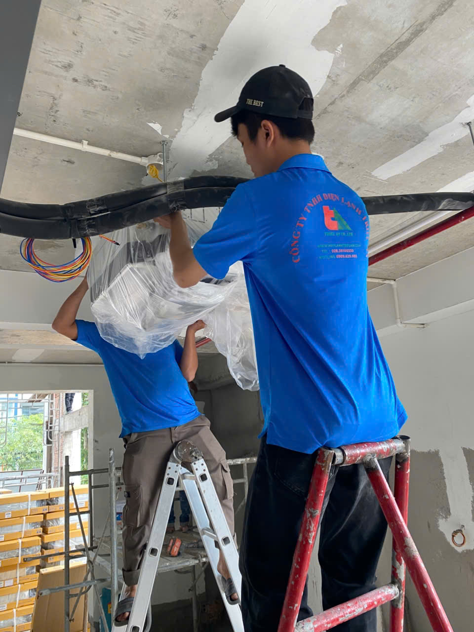 Máy Lạnh Âm Trần Daikin Bền Bỉ Cho Nhà Hàng – Giá Tốt Nhất