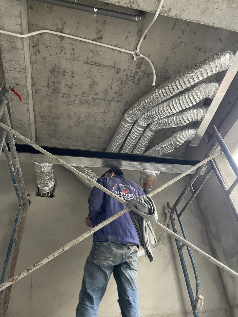 Điều hòa giấu trần hiện nay có những loại nào? thương hiệu & mức giá ra sao