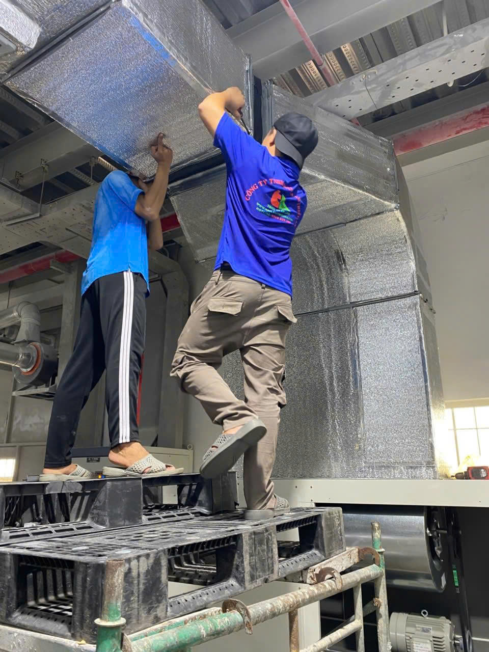 Lắp Máy Lạnh Tủ Đứng Đặt Sàn Trane Chính Hãng – Giá Tốt, Lắp Đặt Nhanh