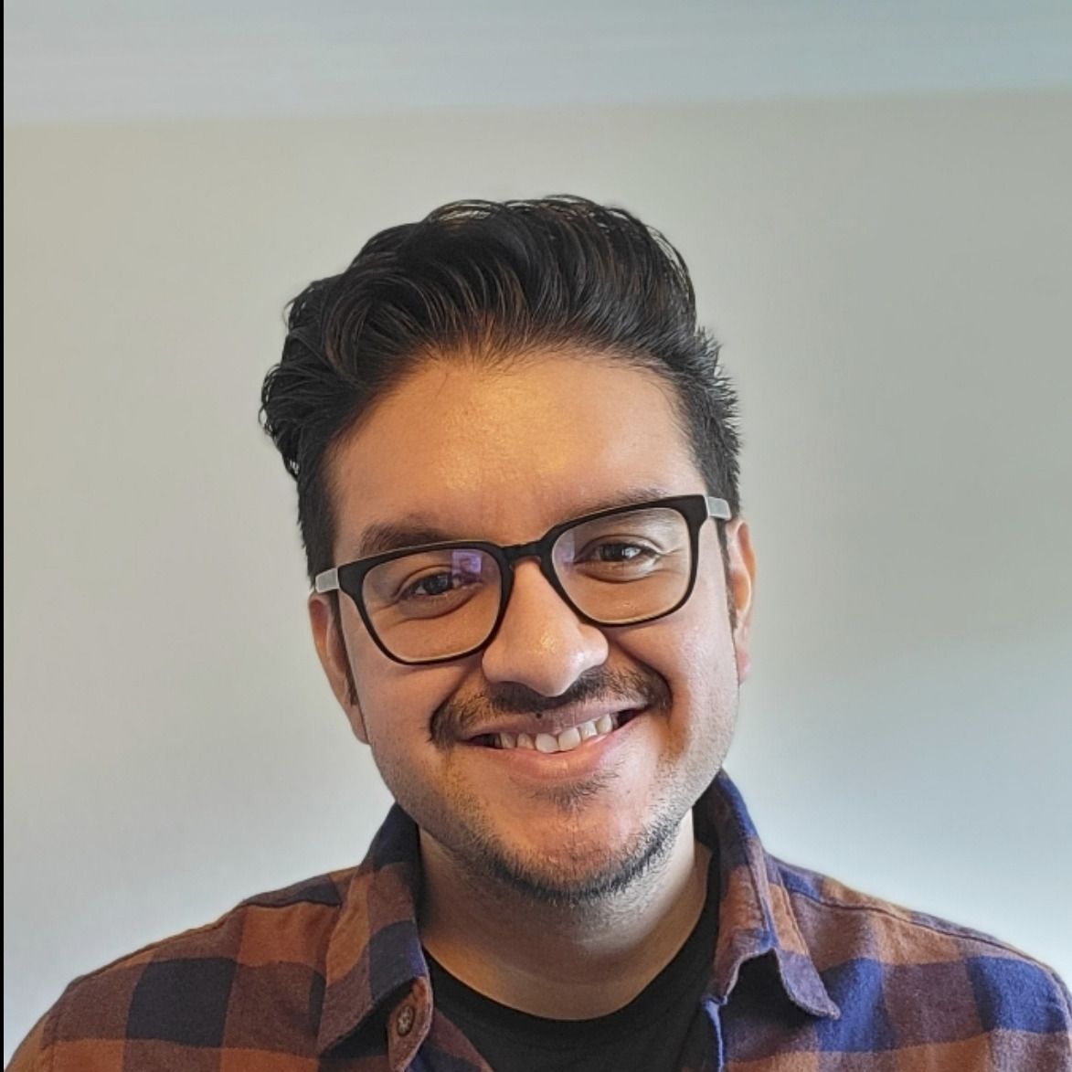 Marco Viteri LMFT is a therapist serving CA.