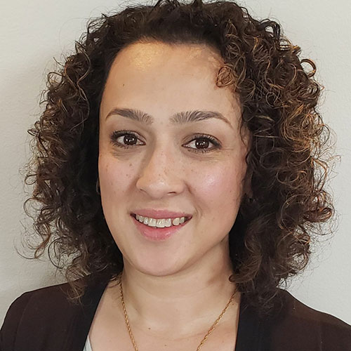 zahra-moshref-pmhnp-is-a-therapist-serving-mi