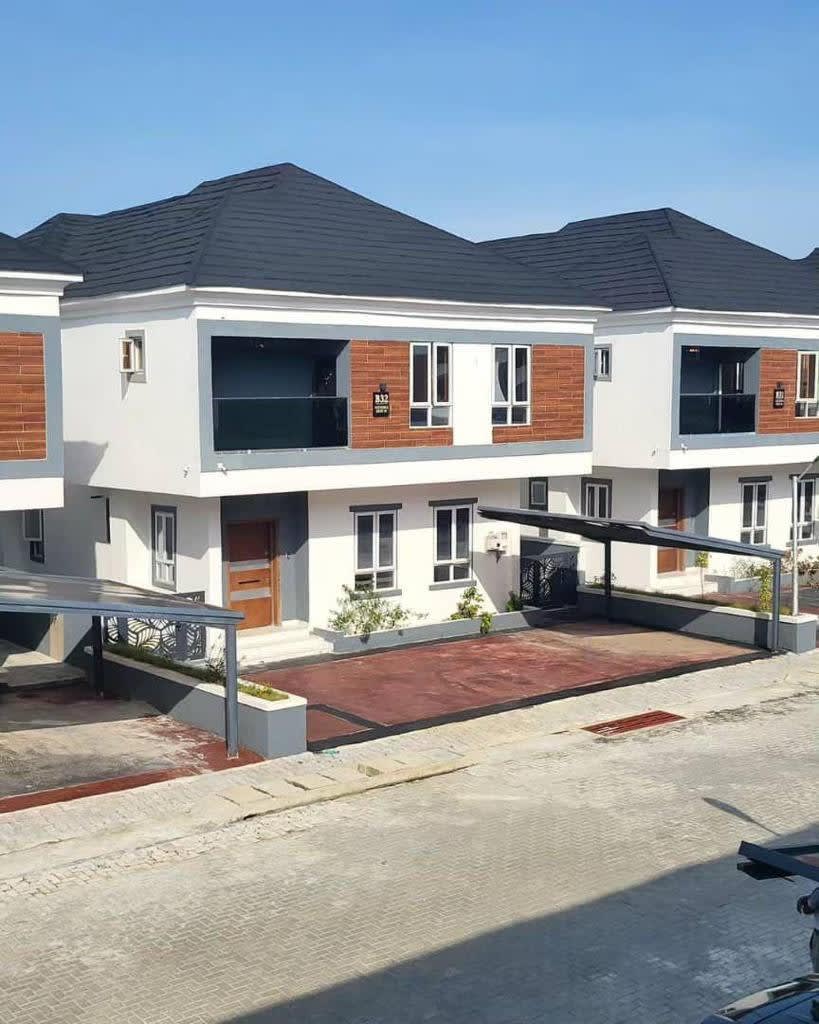 4bedroom  Semidetached Duplex with a room BQ  - 130m

4bedroom  Fully Detached Duplex with Bq a room BQ - 160m

LOCATION: VGC