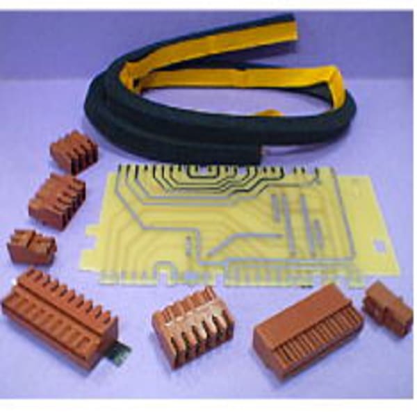 Circuit avec connecteur grand format (1 / 1)