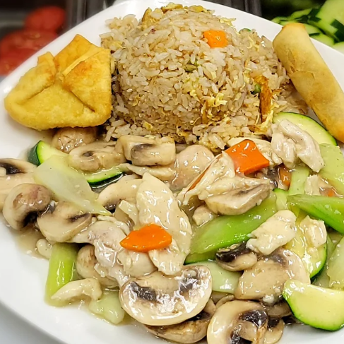 E7 Moo Goo Gai Pan (Chicken)