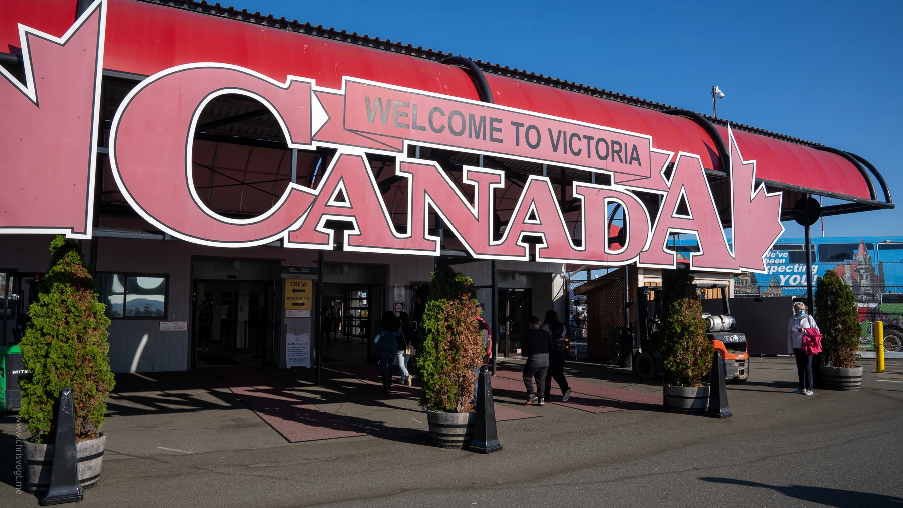 The Welcome to Victoria sign