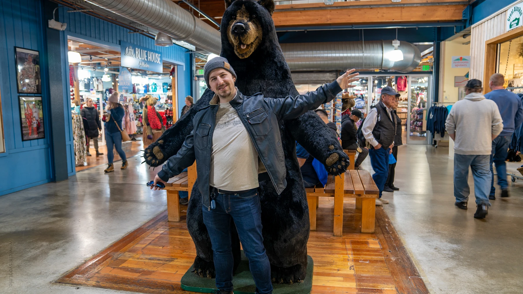Matt found a silly bear statue in Ketchikan