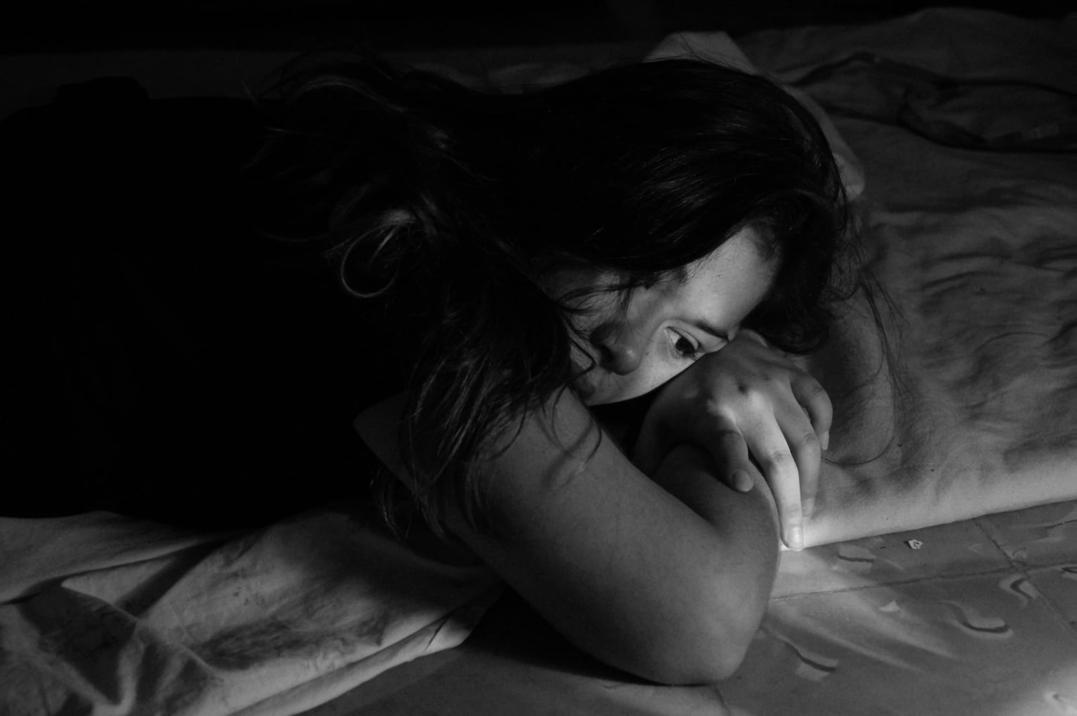 Las mujeres son aproximadamente dos veces más propensas que los hombres a sufrir depresión