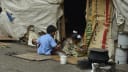 बेंगलुरु की झुग्गियों में बच्चों को नहीं मिल रहा भरपेट पोषण
