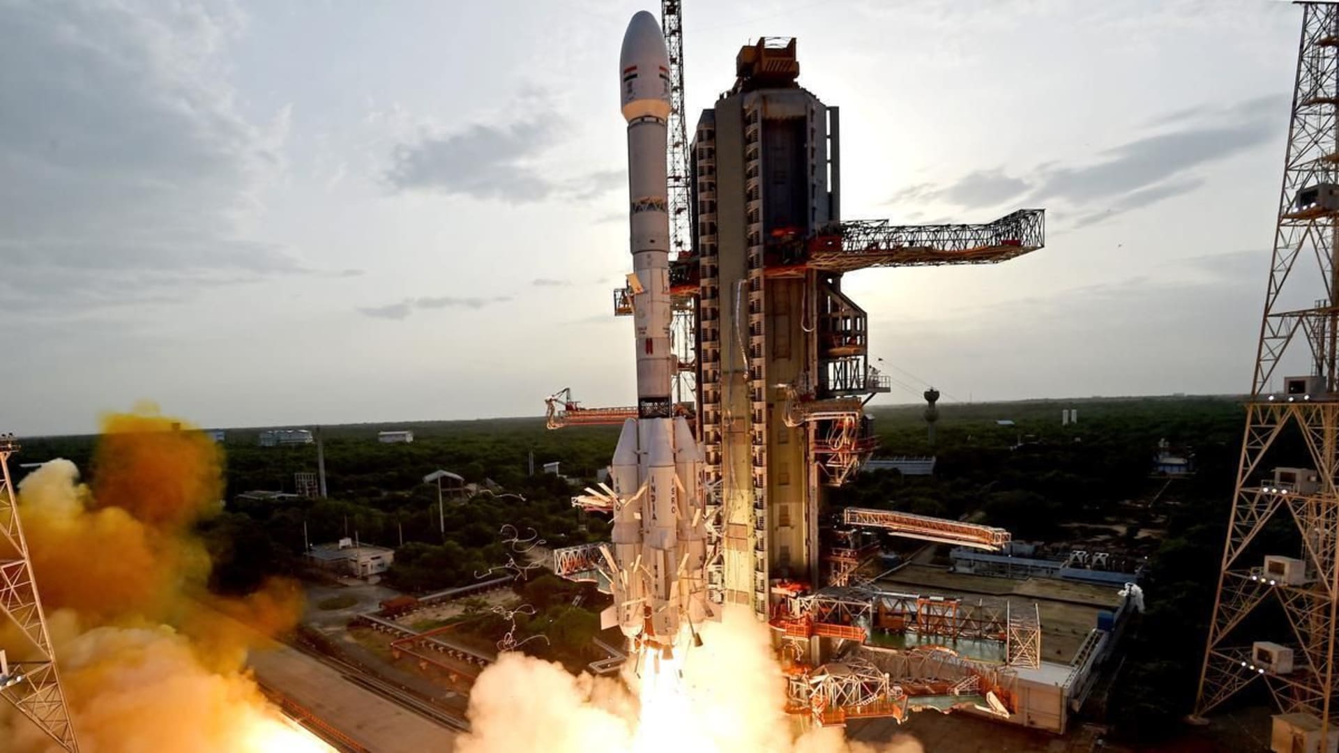 NISAR के बाद ISRO की एक और बड़ी तैयारी: अमेरिका के साथ मिलकर लॉन्च करेगा ब्लू बर्ड सैटेलाइट