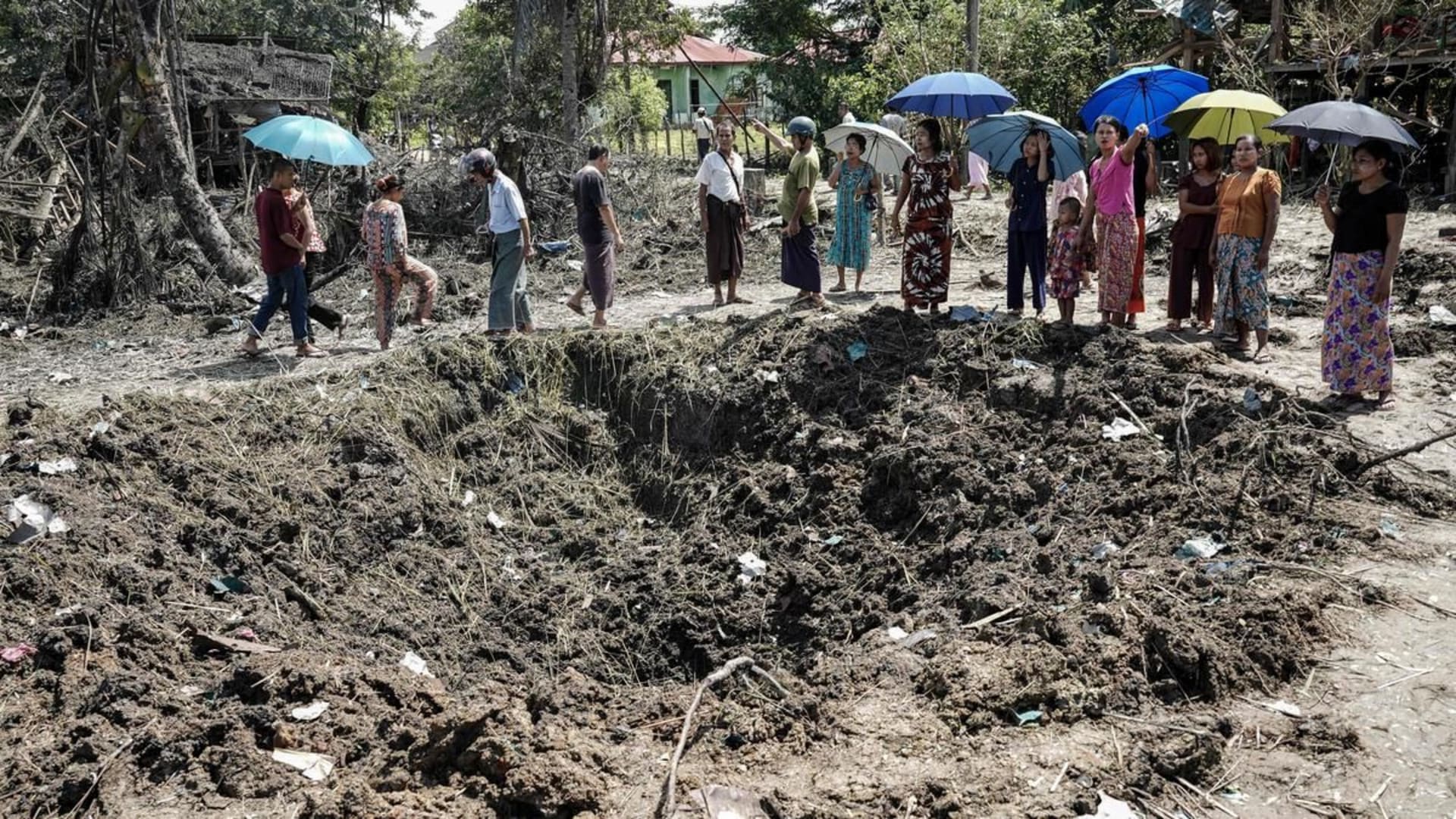 म्यांमार में भीषण हवाई हमला: जून्टा के हवाई हमले में 12 की मौत