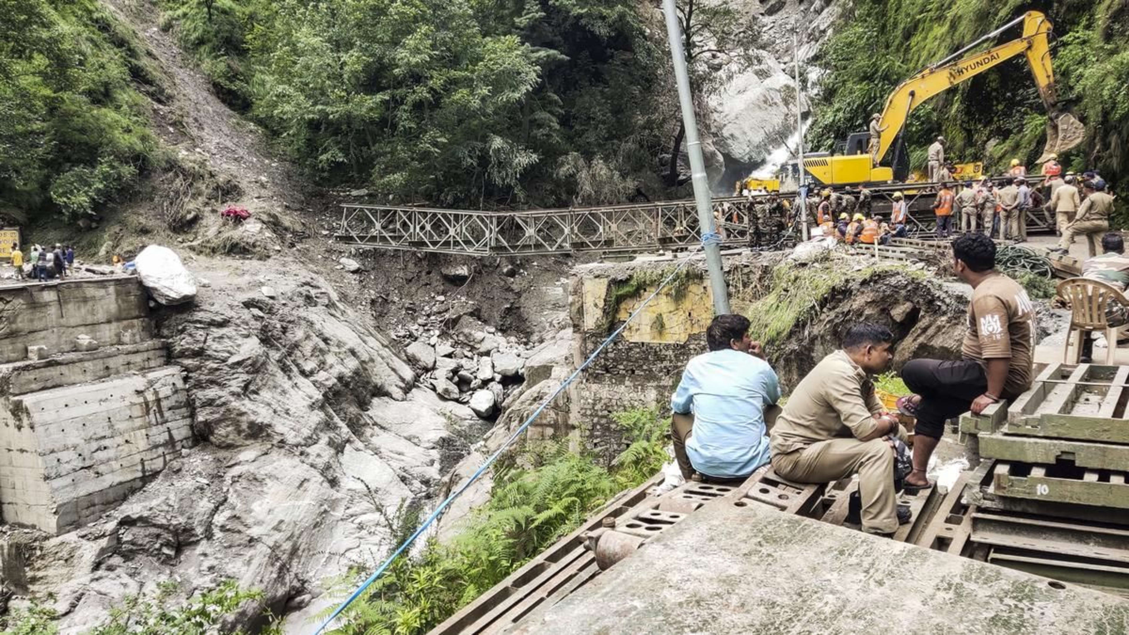उत्तरकाशी में कनेक्टिविटी बहाल करने को बेली ब्रिज का काम अंतिम चरण में