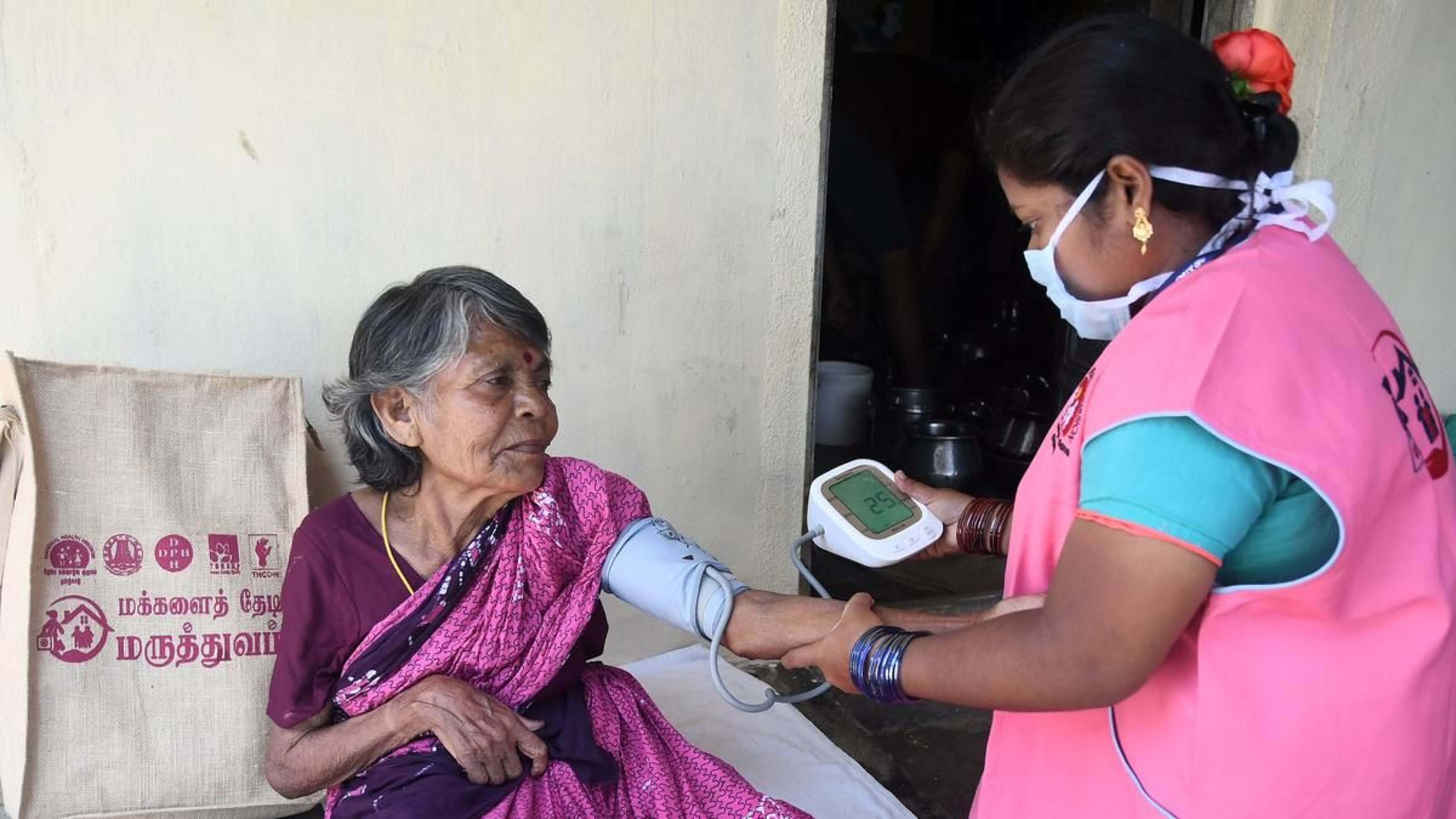 घर-घर स्वास्थ्य सेवा तो अच्छी बात, पर स्वास्थ्य प्रशासन में जनता की भागीदारी क्यों है जरूरी?