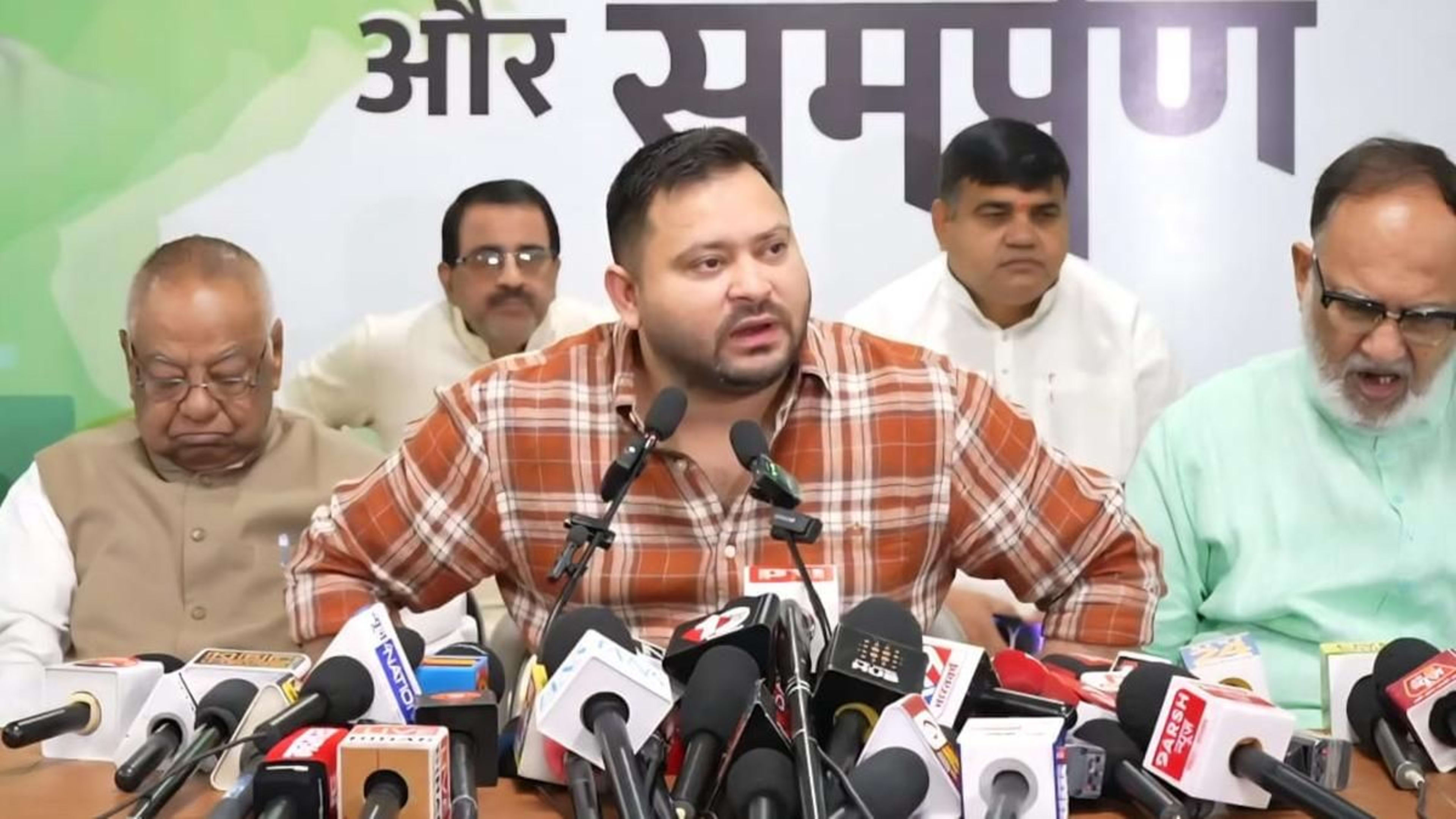 तेजस्वी का बड़ा दावा: मुजफ्फरपुर मेयर निर्मला देवी के भी दो EPIC नंबर, चुनाव आयोग ने भेजा नोटिस