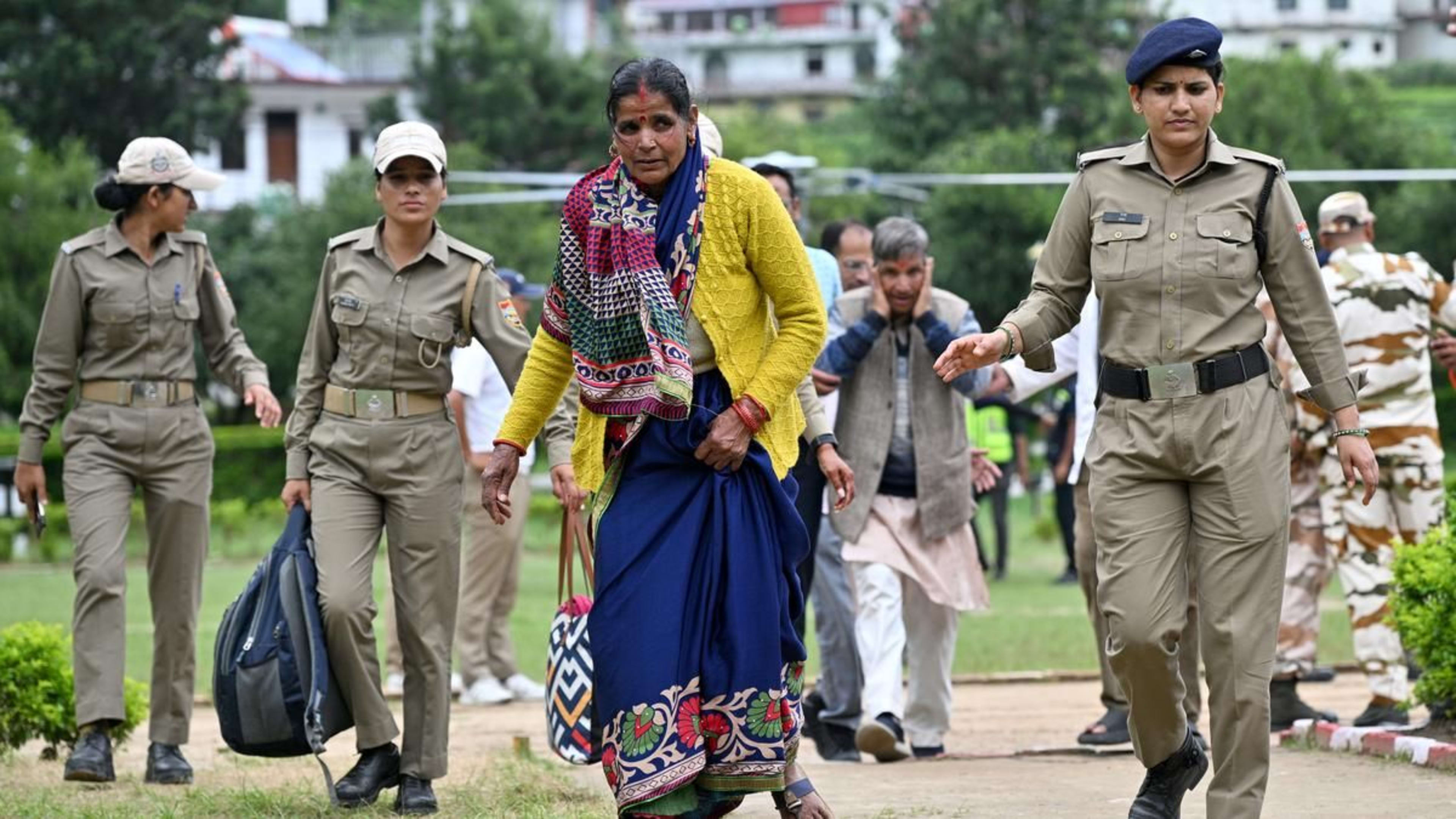 उत्तराखंड: उत्तरकाशी का धारली गाँव पलक झपकते ही हुआ 'गायब', 69 लोग लापता