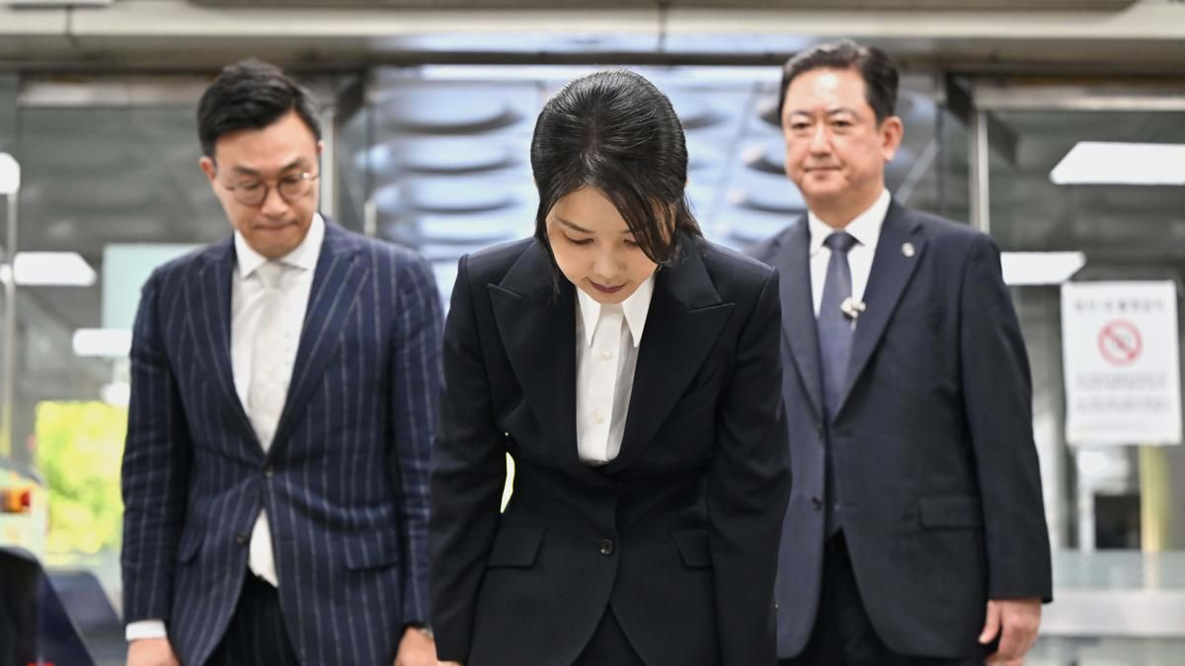 दक्षिण कोरिया: पूर्व फर्स्ट लेडी किम कोन ही और पूर्व PM हान डक-सू पर आपराधिक आरोप