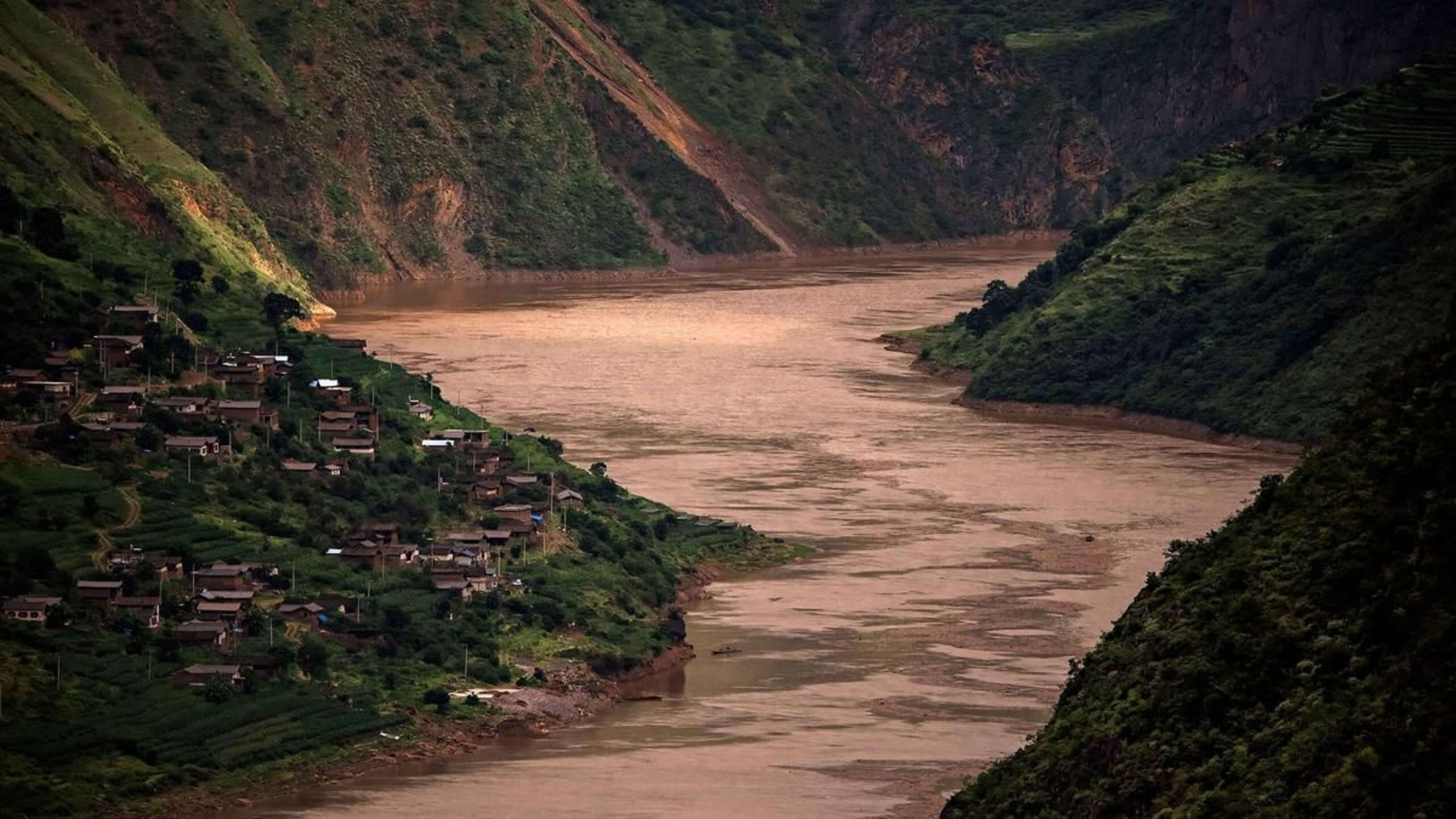 चीन की 70% नदियों में कम हुआ पानी का बहाव, भारत के लिए भी खतरे की घंटी