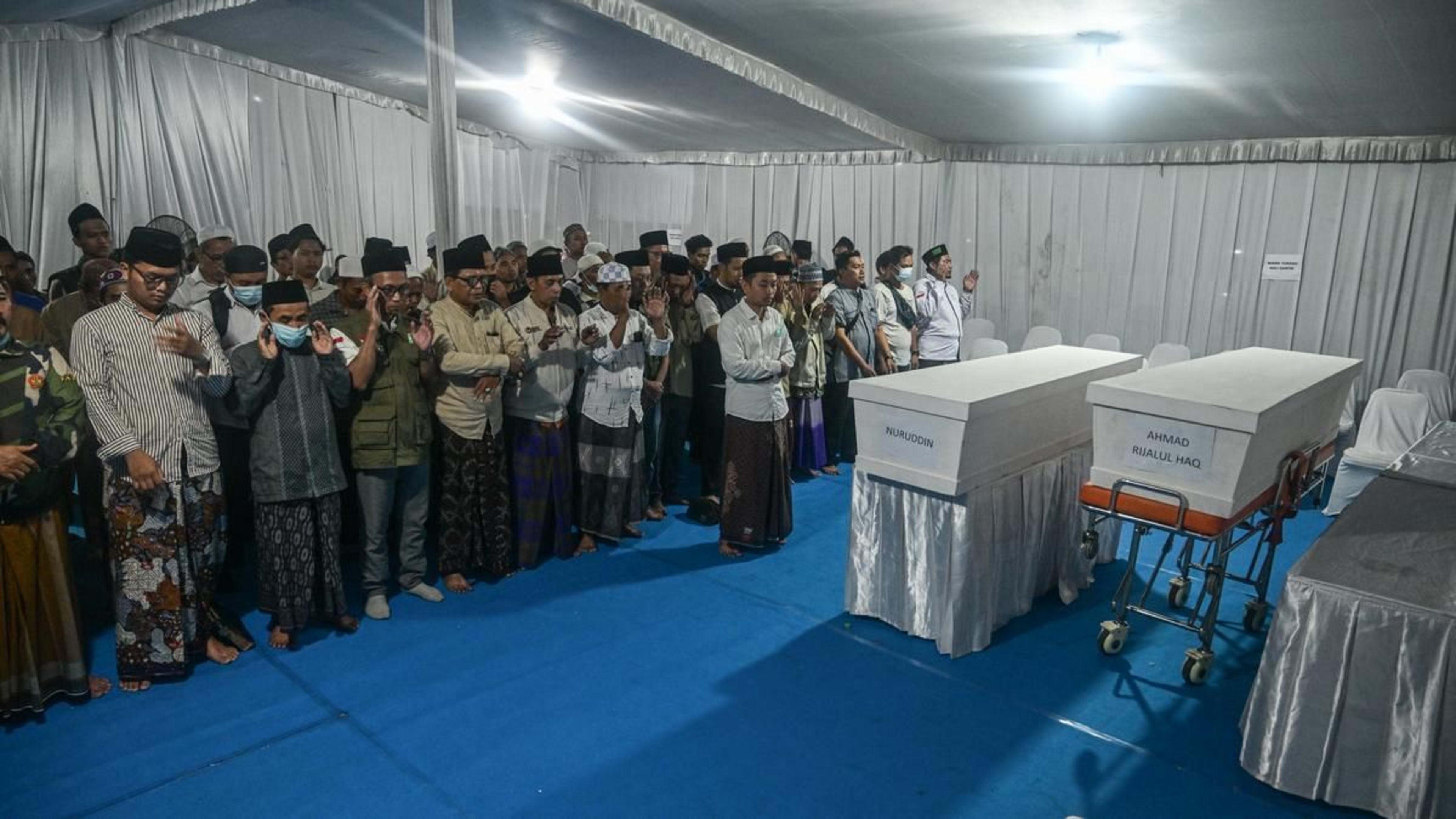इंडोनेशिया स्कूल हादसा: मरने वालों की संख्या 50 पार, रेस्क्यू ऑपरेशन जारी