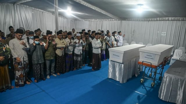 इंडोनेशिया स्कूल हादसा: मरने वालों की संख्या 50 पार, रेस्क्यू ऑपरेशन जारी