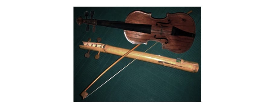 Violín de caña y violín estándar de los Guarayo Violín tradicional de América Latina