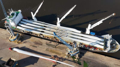 News-articles-delivery-of-wind-turbine-blades.jpg