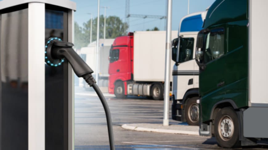 Electric vehicle charging port